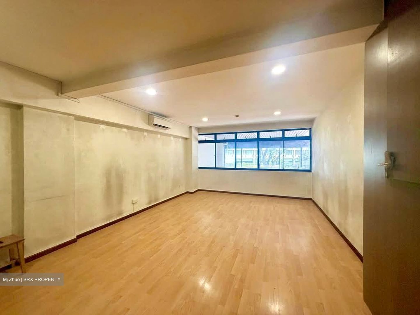 Beach Road (D7), Office #547590361